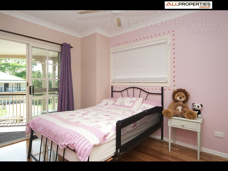 55 Lakeside Crescent, Forest Lake QLD 4078