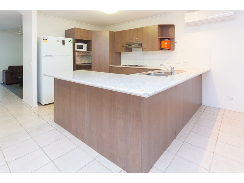 18 Barrine Pl, Parkinson QLD 4115