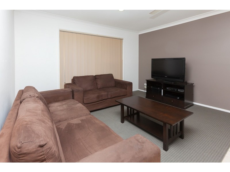 18 Barrine Pl, Parkinson QLD 4115