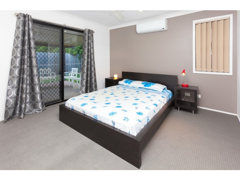 18 Barrine Pl, Parkinson QLD 4115