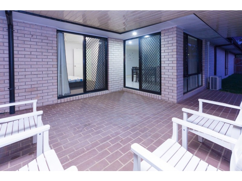 18 Barrine Pl, Parkinson QLD 4115