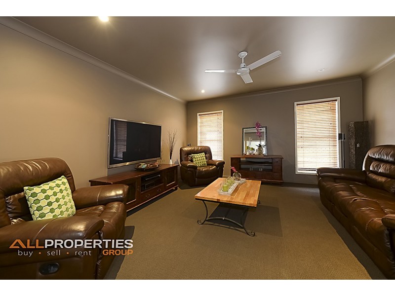 13-15 Highview Court, Woodhill QLD 4285