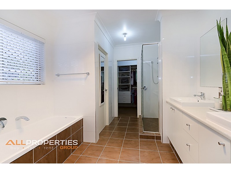 13-15 Highview Court, Woodhill QLD 4285