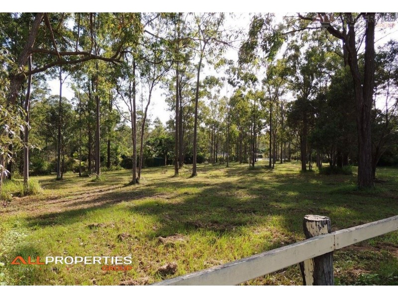 8 Potaroo Ct, Greenbank QLD 4124