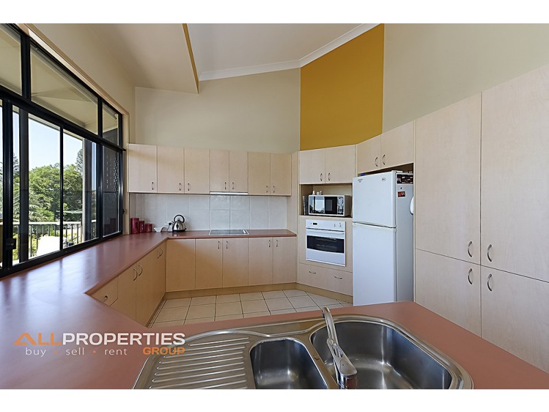 27 Cocas Street, Regents Park QLD 4118