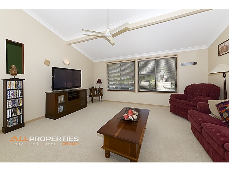 27 Cocas Street, Regents Park QLD 4118