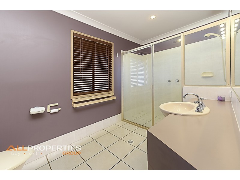 27 Cocas Street, Regents Park QLD 4118