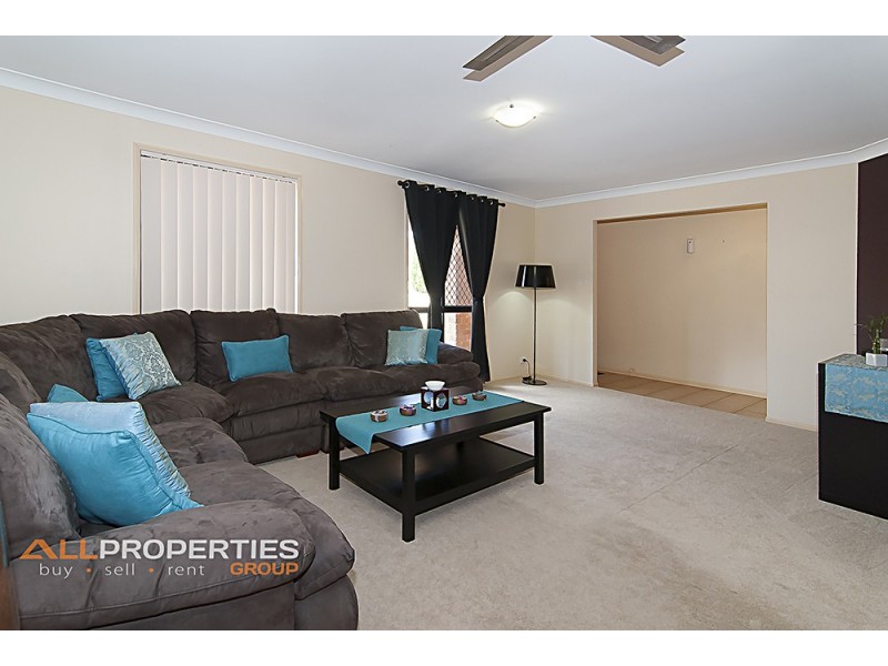 13 Swanbrook Place, Parkinson QLD 4115