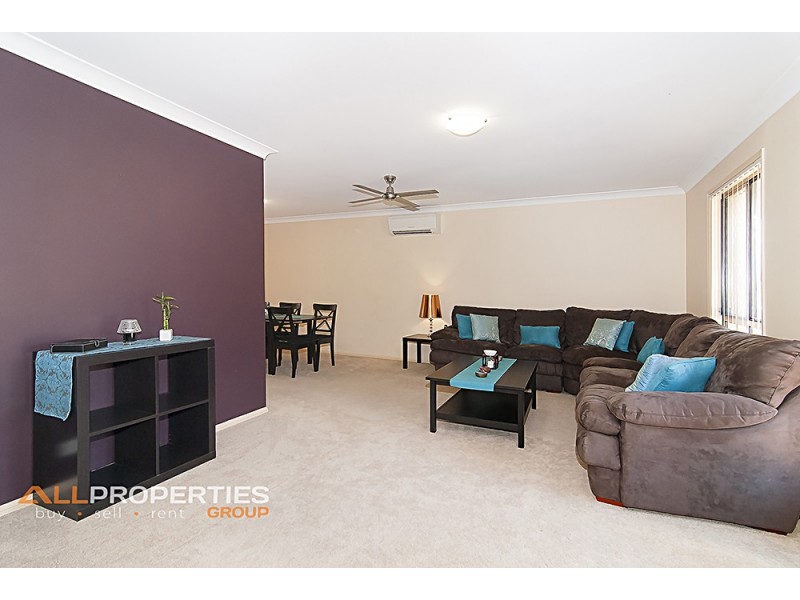 13 Swanbrook Place, Parkinson QLD 4115