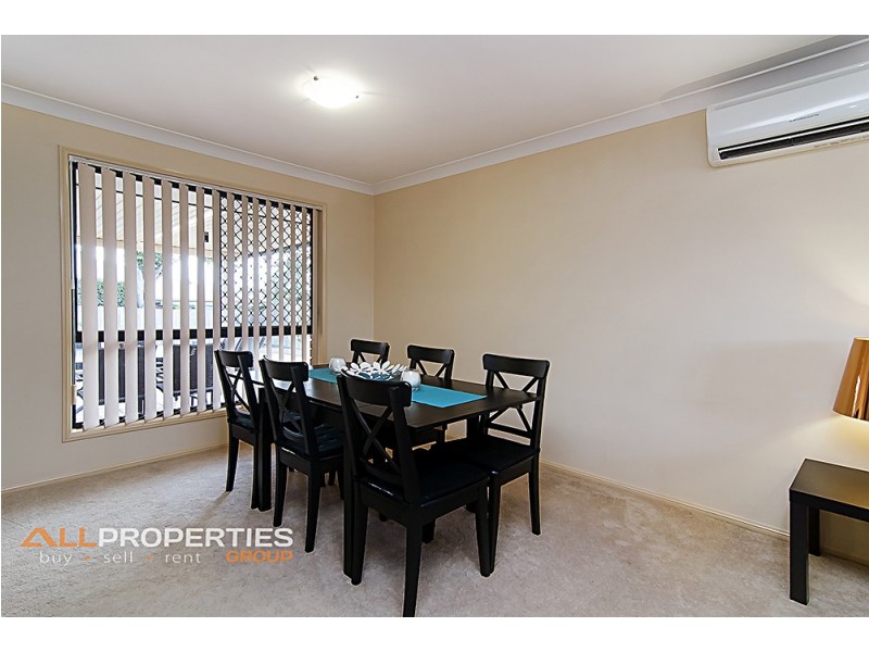 13 Swanbrook Place, Parkinson QLD 4115