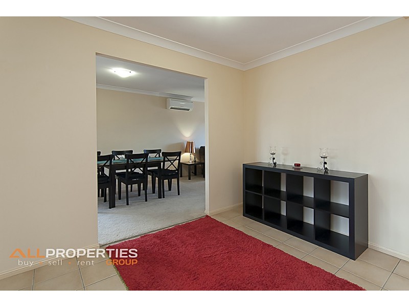 13 Swanbrook Place, Parkinson QLD 4115