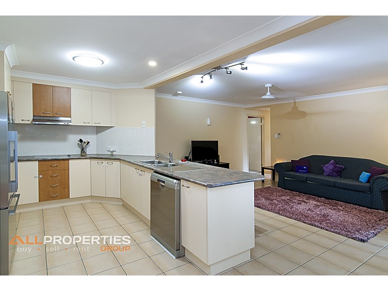 13 Swanbrook Place, Parkinson QLD 4115