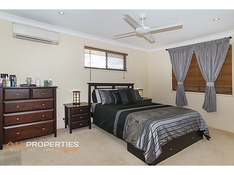 13 Swanbrook Place, Parkinson QLD 4115