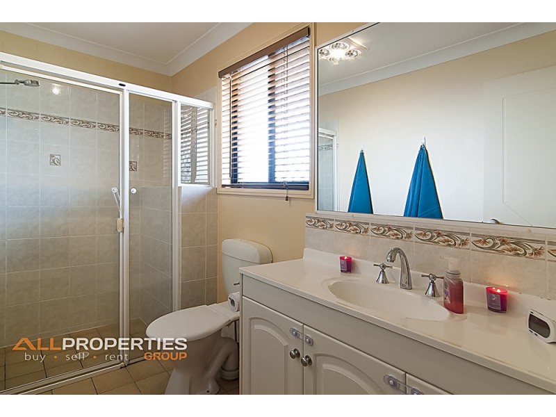 13 Swanbrook Place, Parkinson QLD 4115