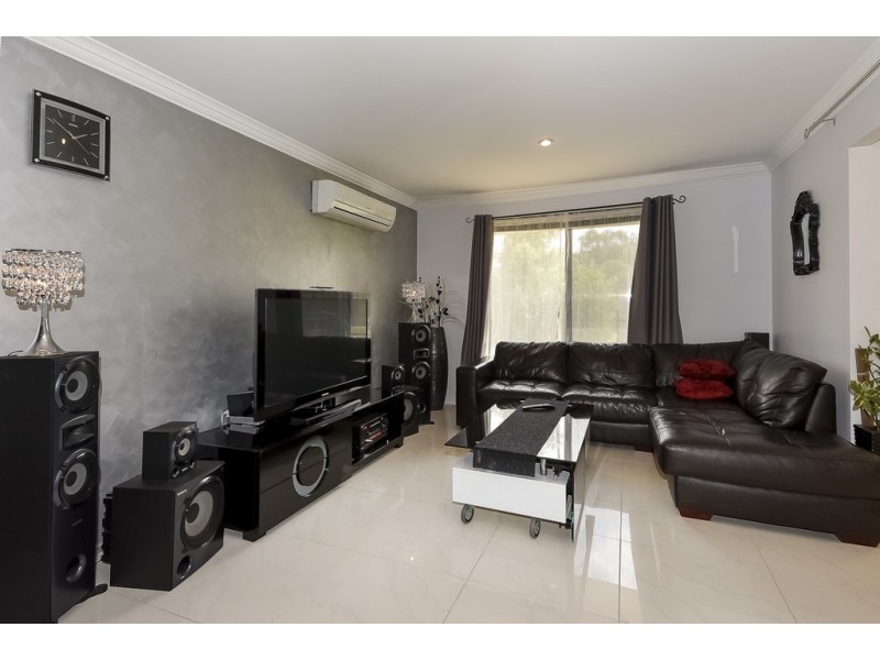 3 Flinders Esp, Parkinson QLD 4115