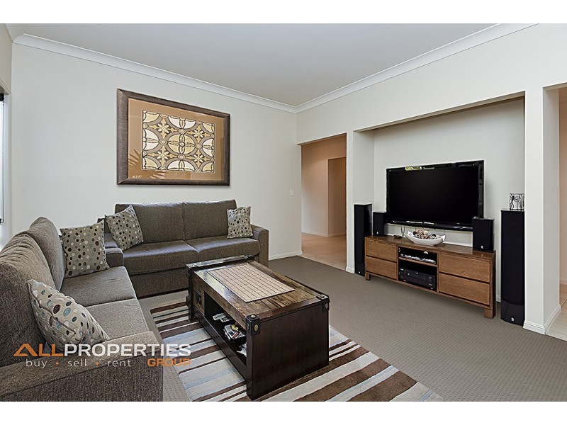 6 Cypress Street, Heathwood QLD 4110