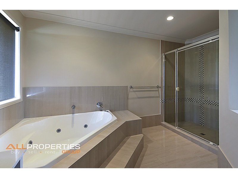 6 Cypress Street, Heathwood QLD 4110