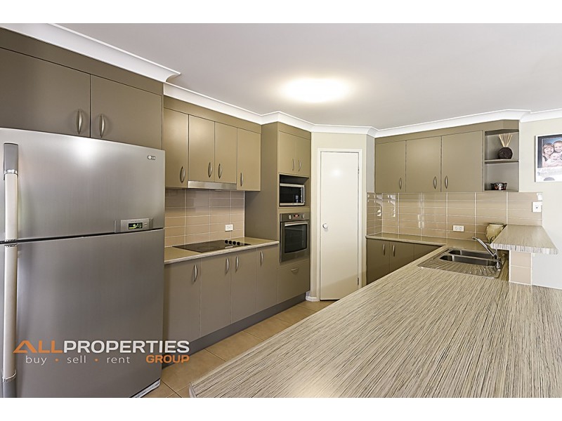 8 Moonlight Place, Jimboomba QLD 4280