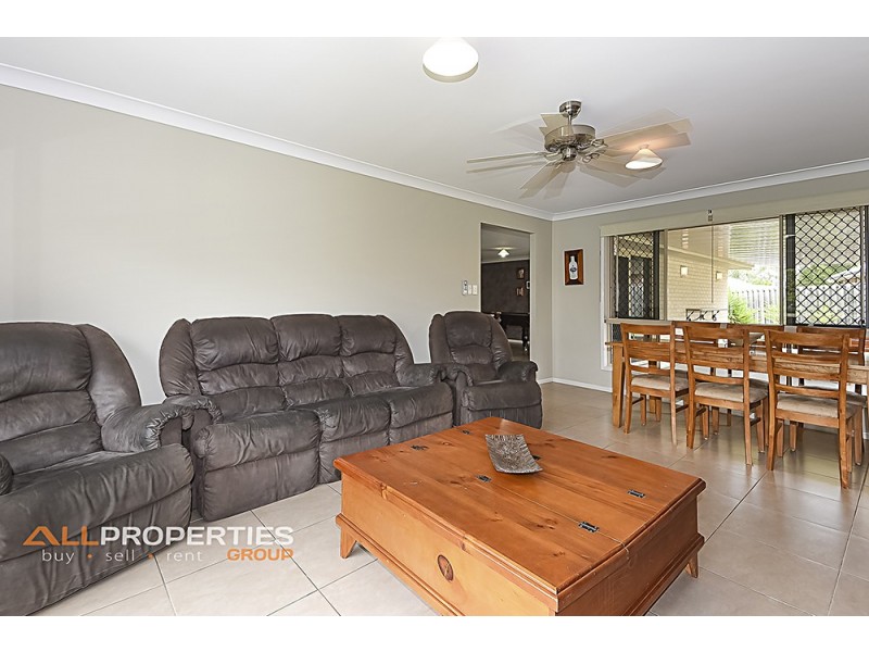 8 Moonlight Place, Jimboomba QLD 4280