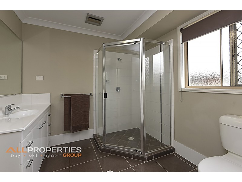 8 Moonlight Place, Jimboomba QLD 4280