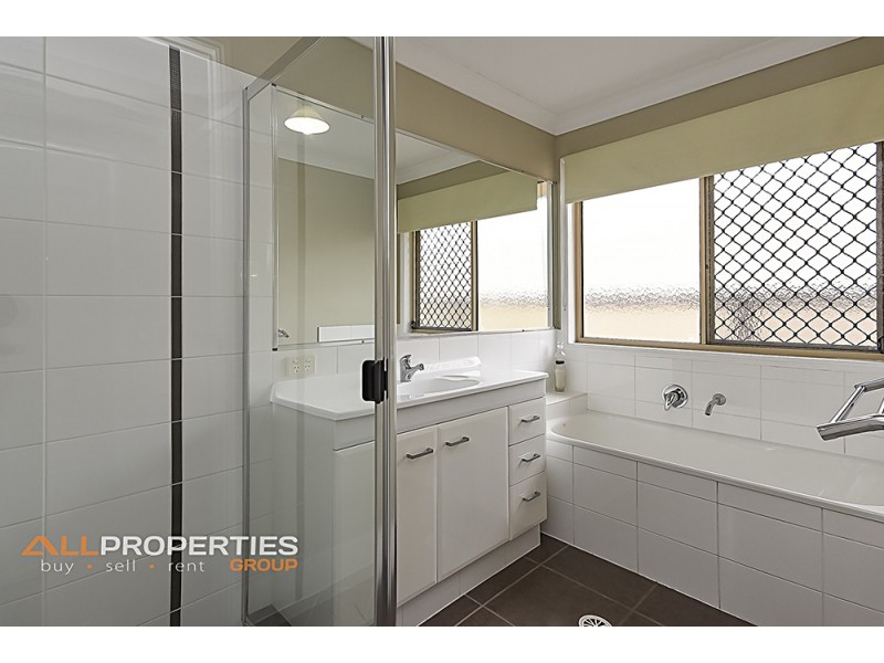 8 Moonlight Place, Jimboomba QLD 4280