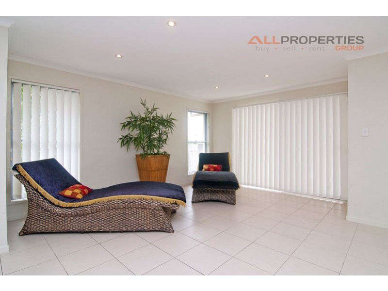 12 Bottlebrush Street, Heathwood QLD 4110