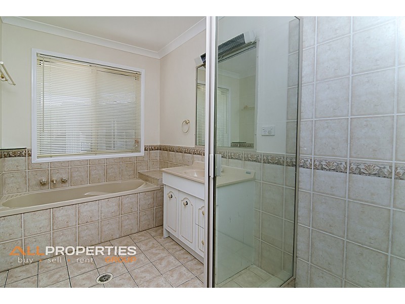 27 Murrumbidgee Street, Hillcrest QLD 4118