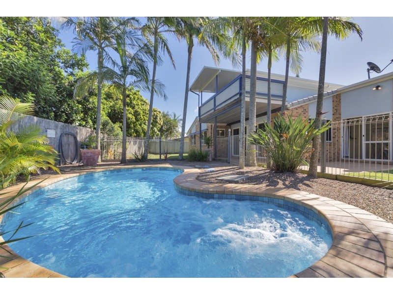 17 Point Cartwright Drive, Buddina QLD 4575