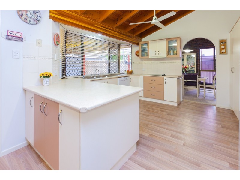 11 Pavon Street, Regents Park QLD 4118