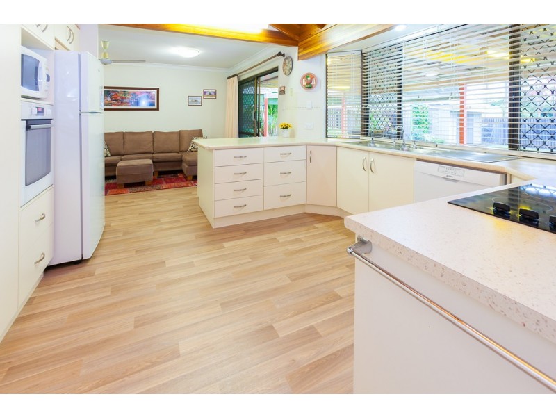 11 Pavon Street, Regents Park QLD 4118