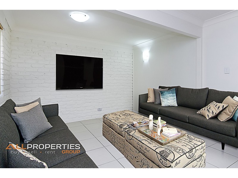 23 Dryade Street, Regents Park QLD 4118