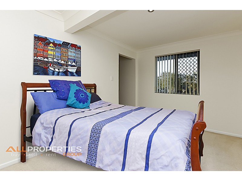 23 Dryade Street, Regents Park QLD 4118
