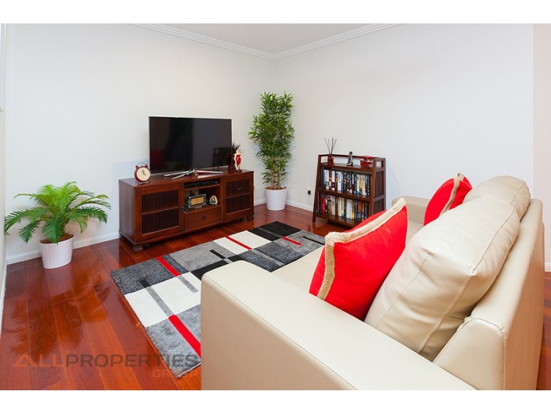 31 The Avenue, Windaroo QLD 4207