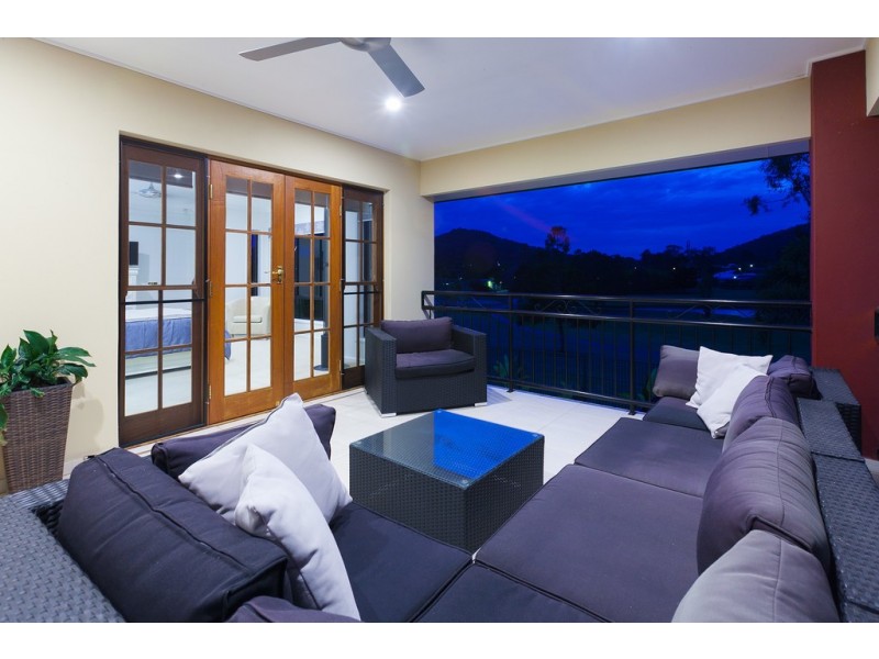 31 The Avenue, Windaroo QLD 4207