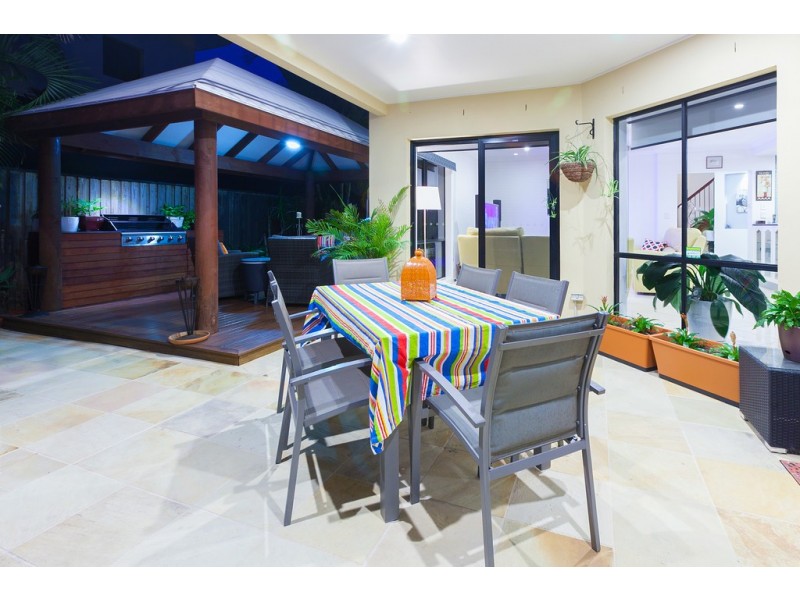 31 The Avenue, Windaroo QLD 4207