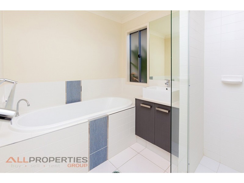 5 Hyde Avenue, Springfield Lakes QLD 4300