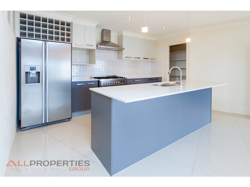 5 Hyde Avenue, Springfield Lakes QLD 4300