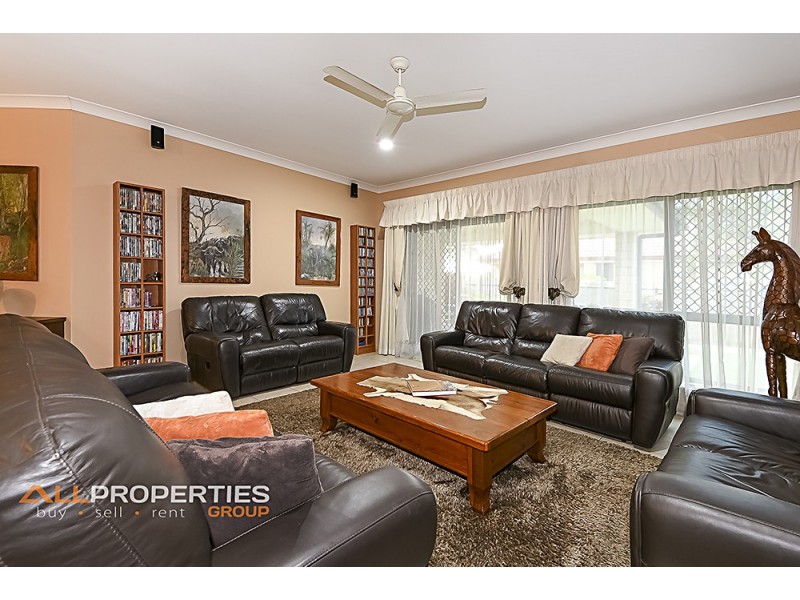 19 Lomond Place, Parkinson QLD 4115