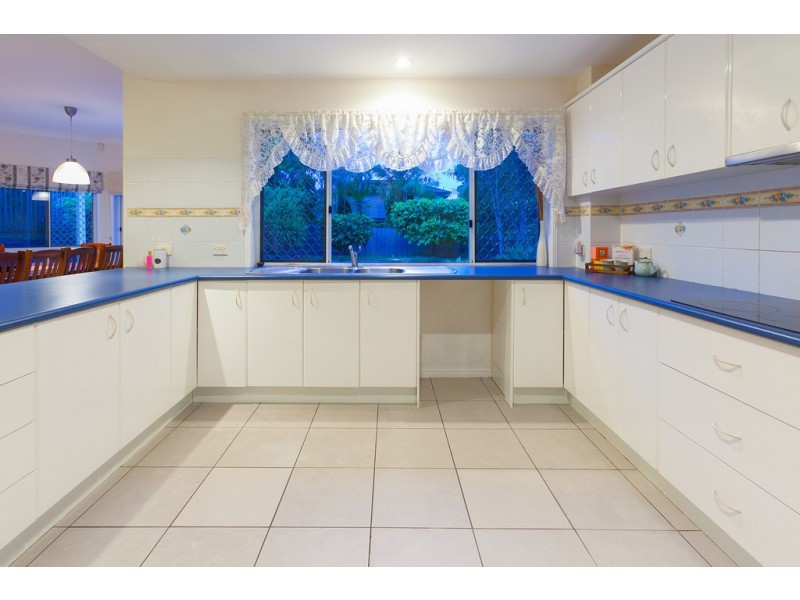 15 Raincliffe Place, Calamvale QLD 4116