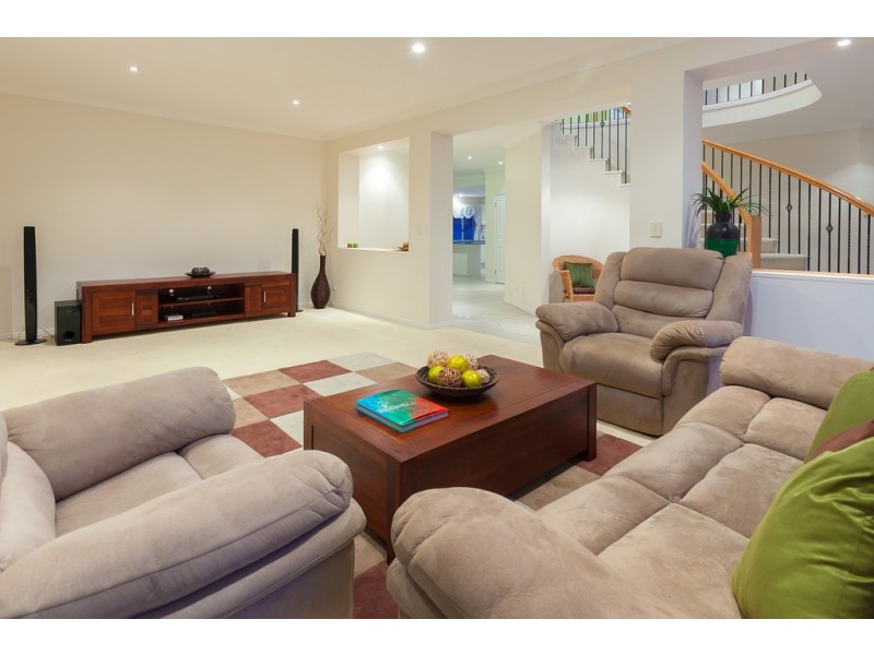 15 Raincliffe Place, Calamvale QLD 4116