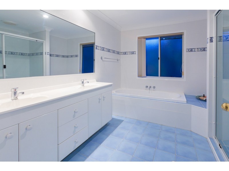 15 Raincliffe Place, Calamvale QLD 4116