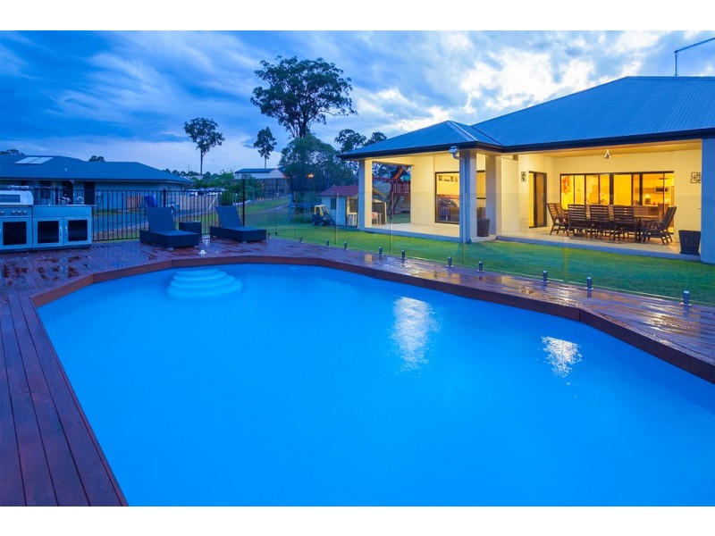 16 Bluewing Ct, Greenbank QLD 4124