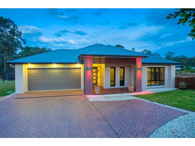 16 Bluewing Ct, Greenbank QLD 4124