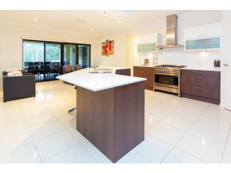 16 Bluewing Ct, Greenbank QLD 4124