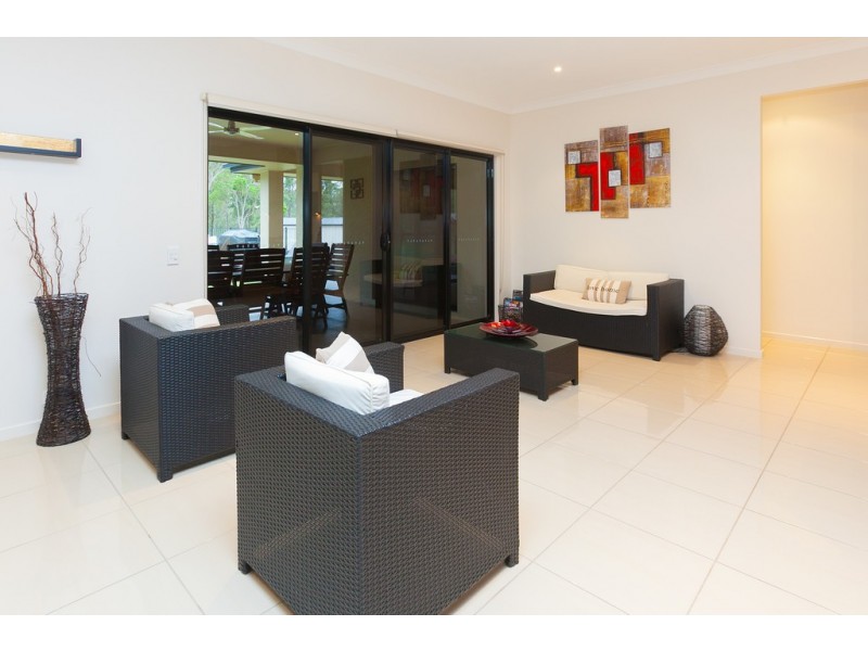 16 Bluewing Ct, Greenbank QLD 4124