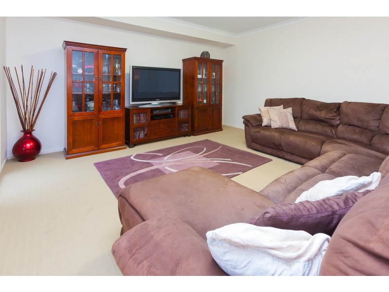 16 Bluewing Ct, Greenbank QLD 4124