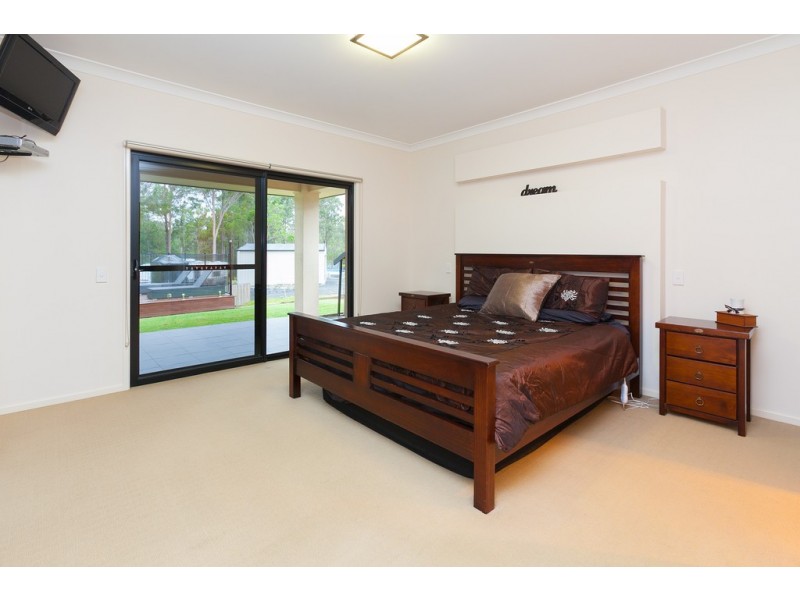 16 Bluewing Ct, Greenbank QLD 4124