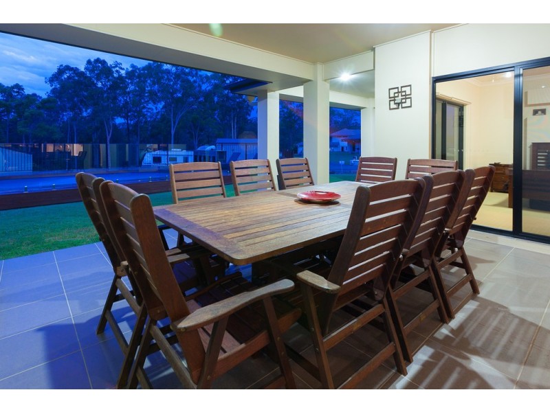 16 Bluewing Ct, Greenbank QLD 4124