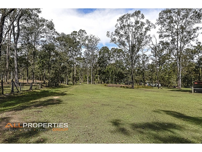 24-40 Daniel Court, Greenbank QLD 4124