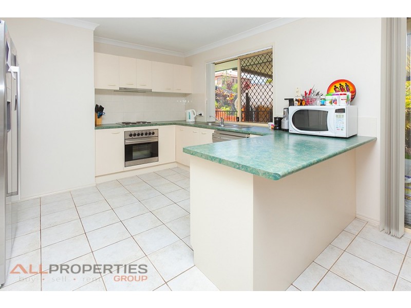 4 Maryland Place, Parkinson QLD 4115